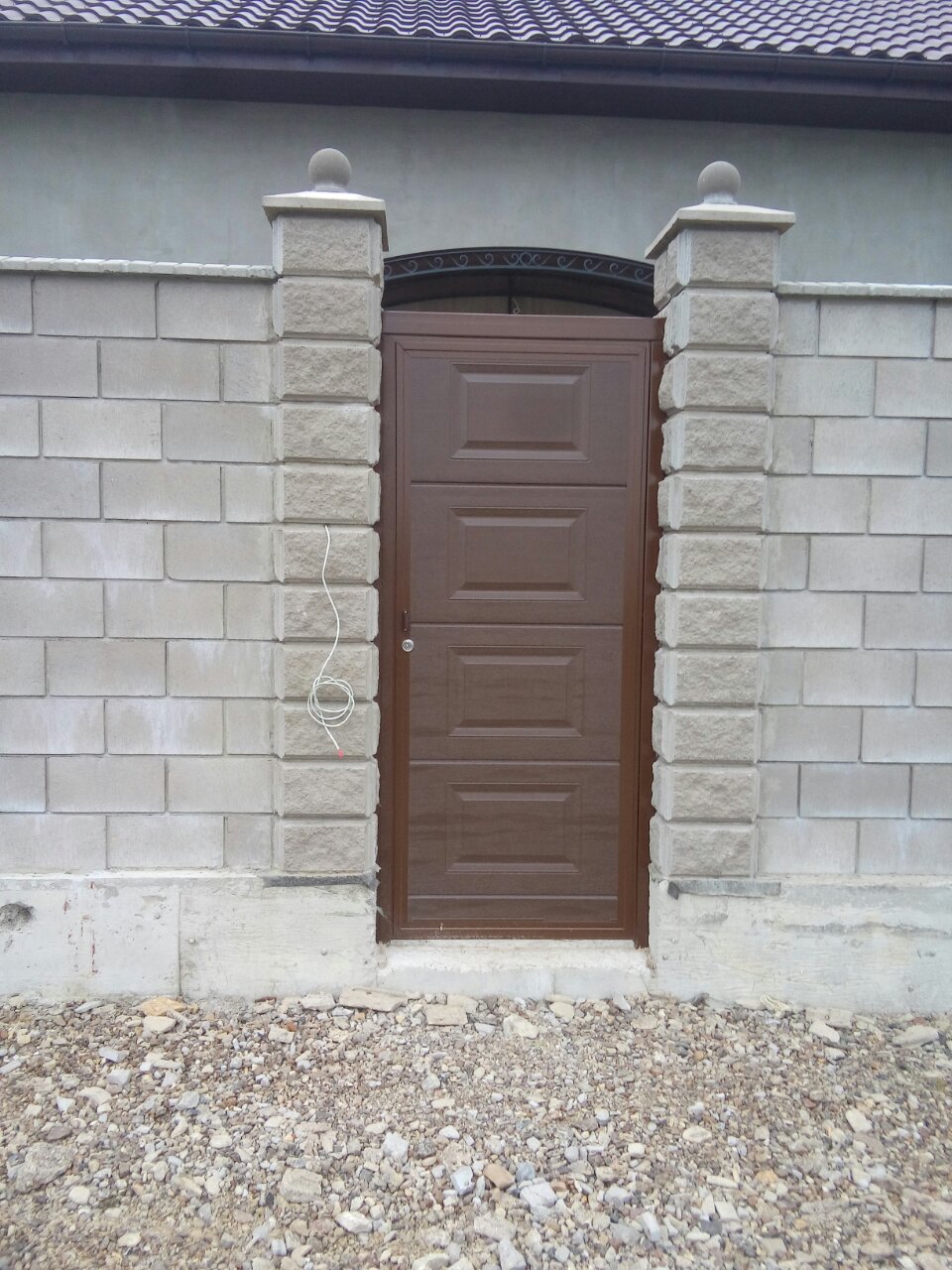 kalitka-zapolnenie-sendvich-panel-risunok-filenka-tsvet-korichnevyj